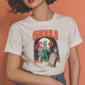 Funny Halloween Ghouls Graphic Tee Vintage Style Spooky Horror T-Shirt Style